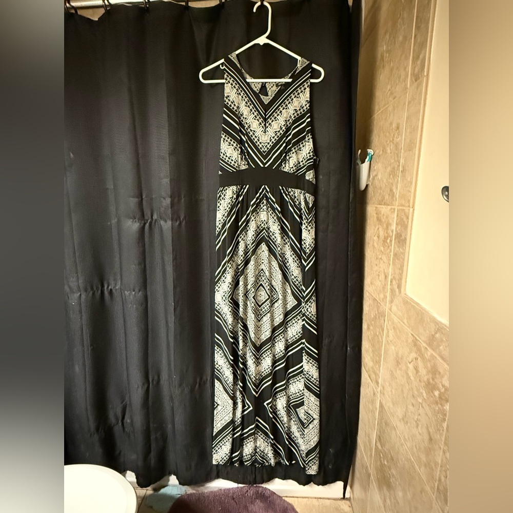 Apt. 9 Black and White Patterned Maxi Dress